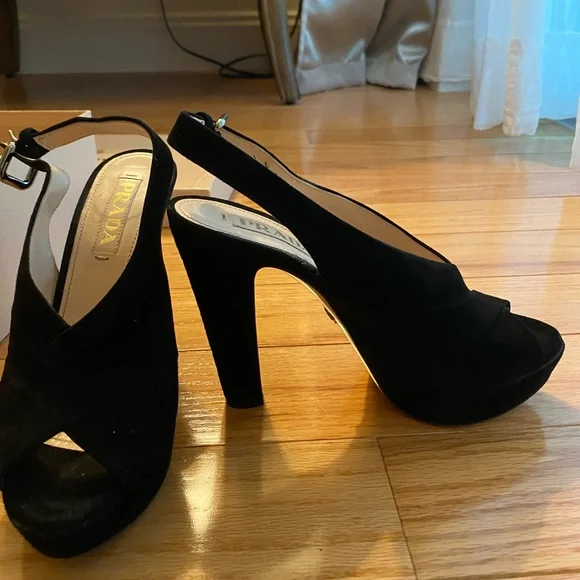 Prada Elegant Black Cross-Strap Heels - Picture 2 of 6